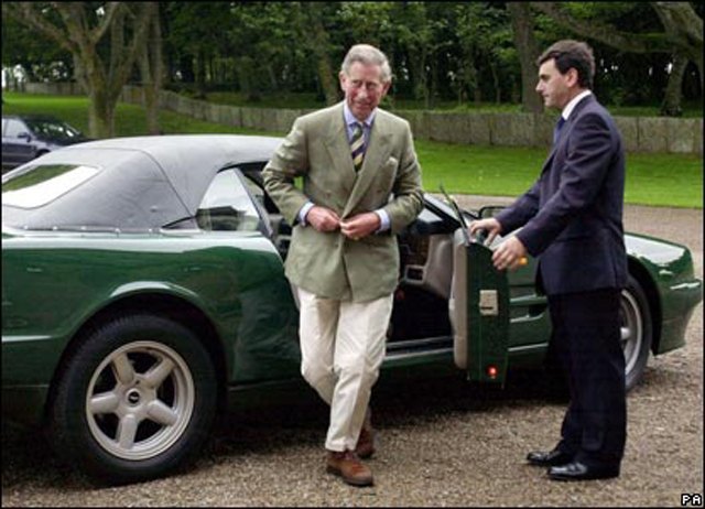 Princas Charles Londone rengs ekologiškų automobilių parodą. post thumbnail image