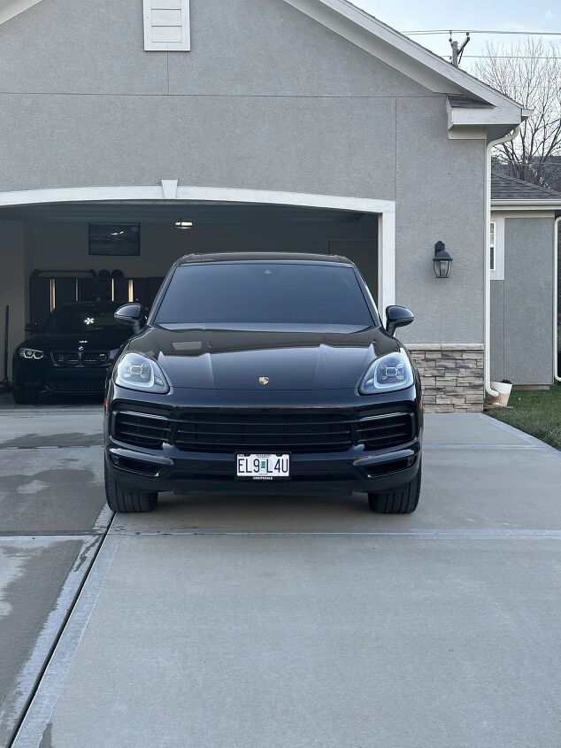 2019 m. „Porsche Cayenne“ bazinis modelis parduodamas post thumbnail image